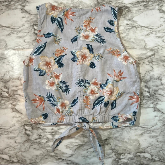 Vanilla Star Grey Tropical Print Button Down Tie Front Sleeveless top, Large - Picture 8 of 12